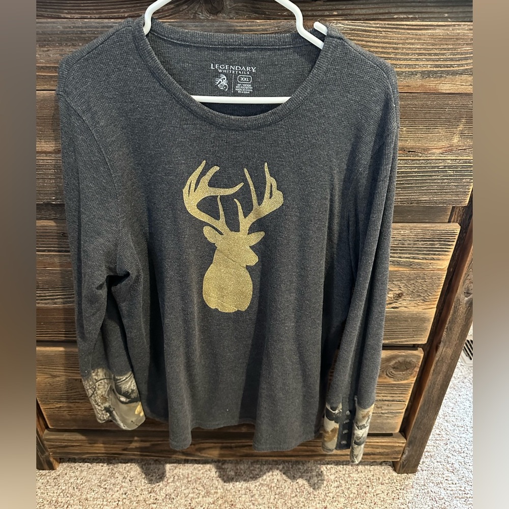 NWOT - XXL Legendary Whitetails Grey Deer Design Top